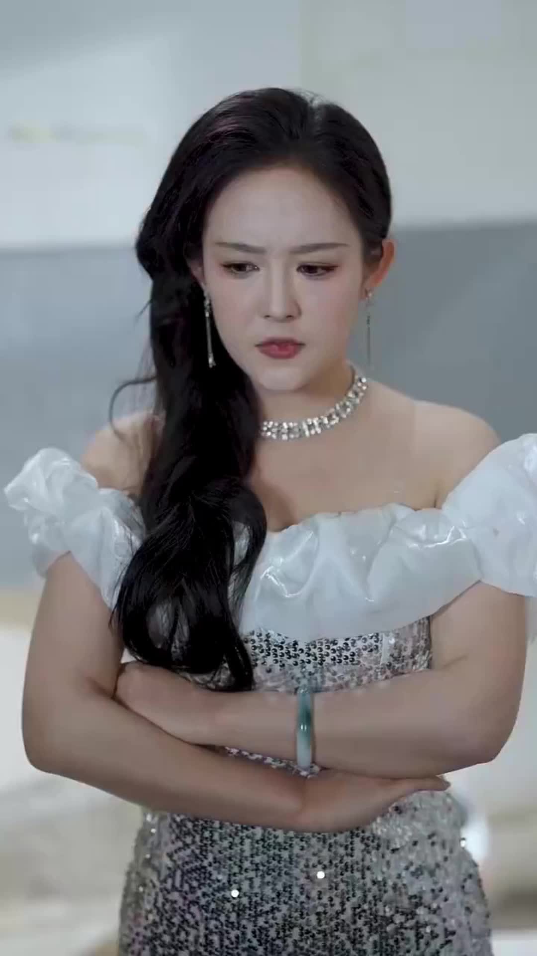 Episode 16 - The Heir Is (Not) Dead